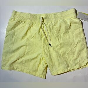 NWT all in motion Men Yellow Athletic Drawstring Shorts With Pockets